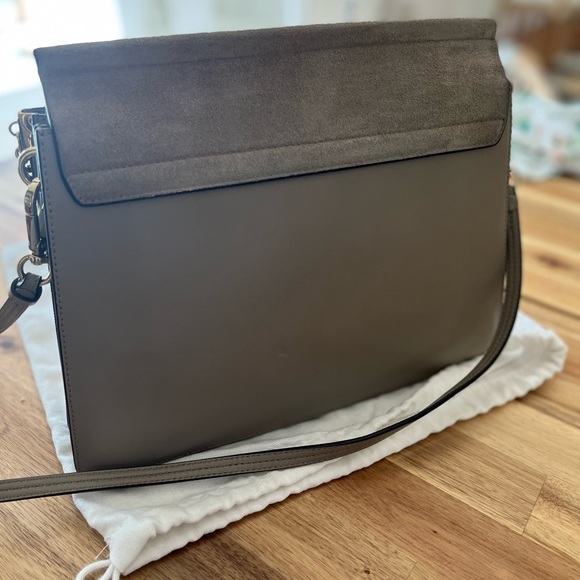 Chloe Faye Shoulder Bag - Picture 4 of 8